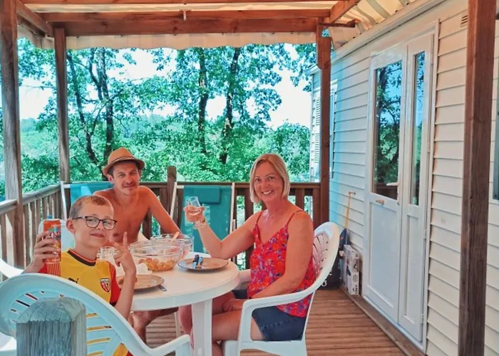 캠프장 Mobil 24m² Avec Terrasse Pour 4 Personnes - Api-1-52-412 *